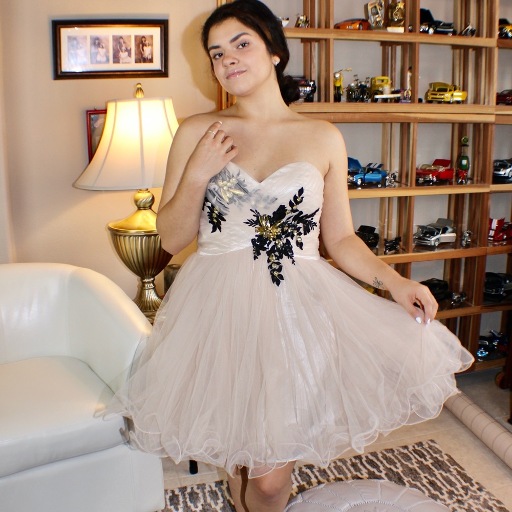 Prom Dress - Picture 6 of 10